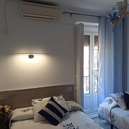 Hostal Huespedes Toledo مدريد المظهر الخارجي الصورة