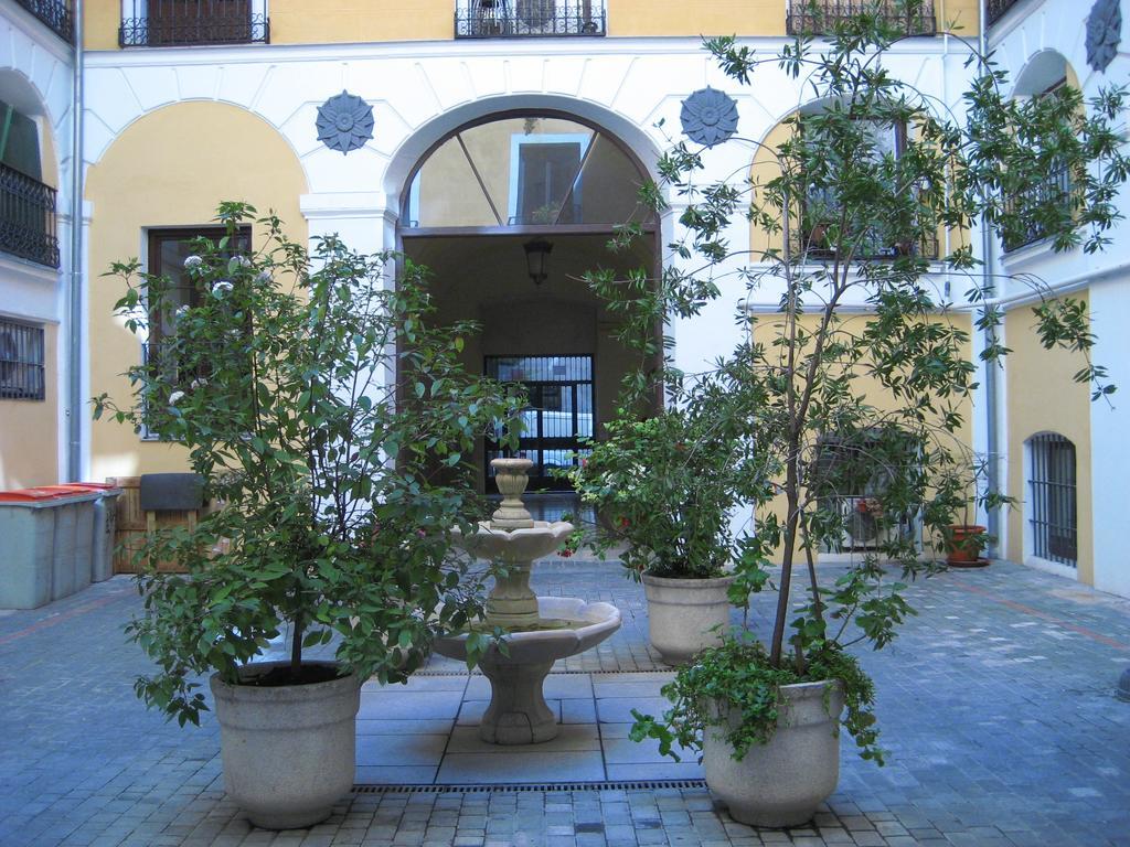 Hostal Huespedes Toledo مدريد المظهر الخارجي الصورة