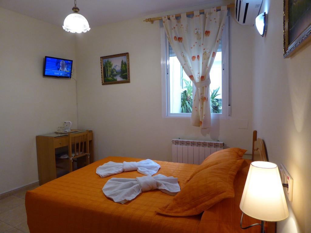 Hostal Huespedes Toledo مدريد الغرفة الصورة