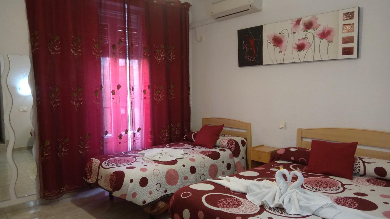 Hostal Huespedes Toledo مدريد المظهر الخارجي الصورة