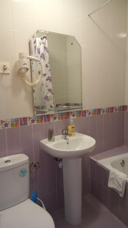 Hostal Huespedes Toledo مدريد المظهر الخارجي الصورة